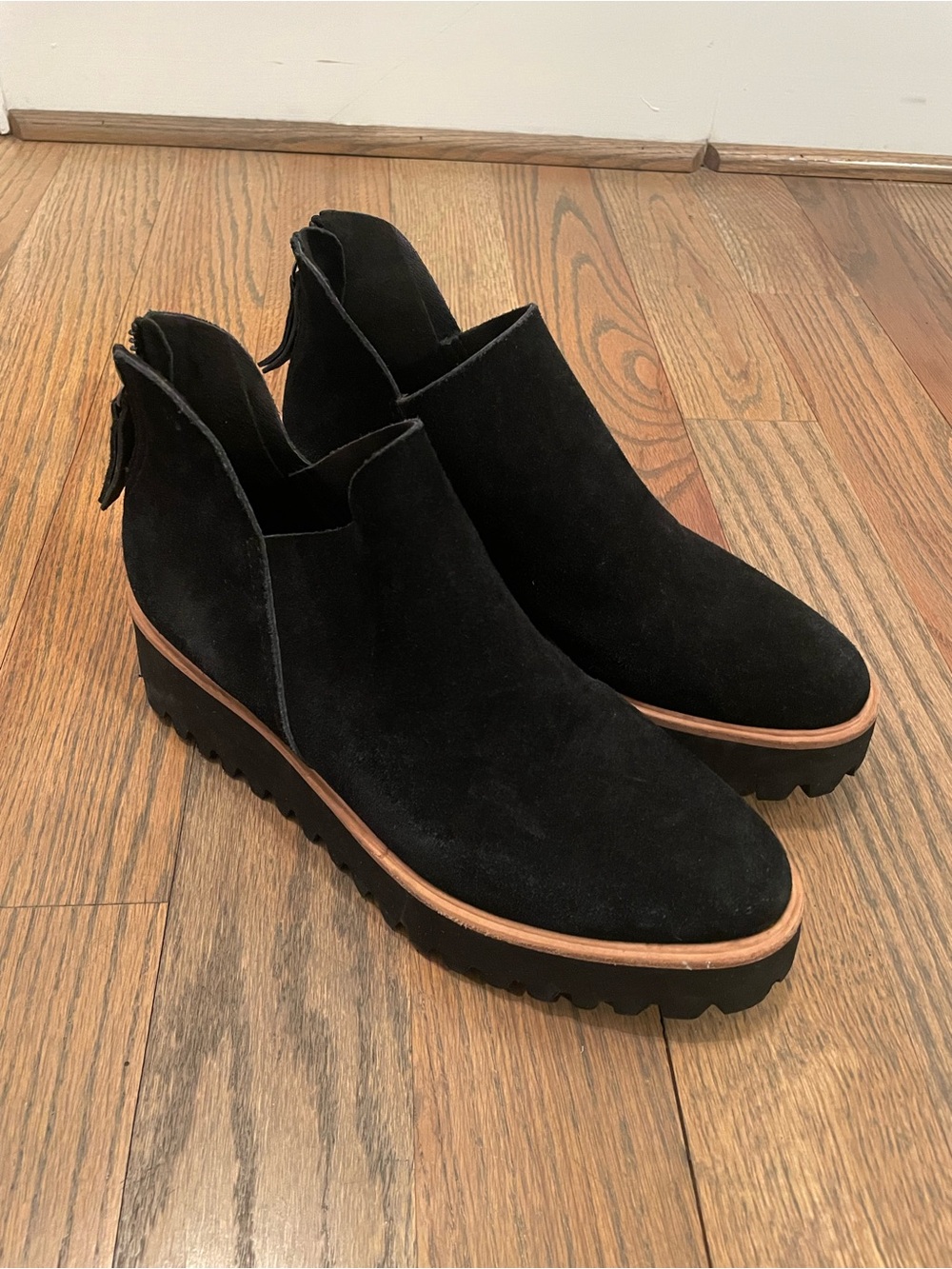 All Black Flatform Shootie. Size not listed but it fits like a size 8 1/2-9